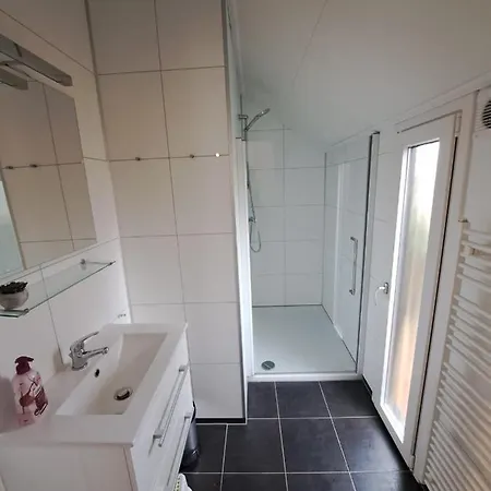 Holland Beachhouse, Modern Eingerichtet, In Schoener Lage Am Veluwemeer, Inklusive Garten, Terrasse Am Wasser, Parkplatz Und Wlan *