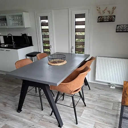 Chalet Holland Beachhouse: Modern Lakeside Retreat With Garden *