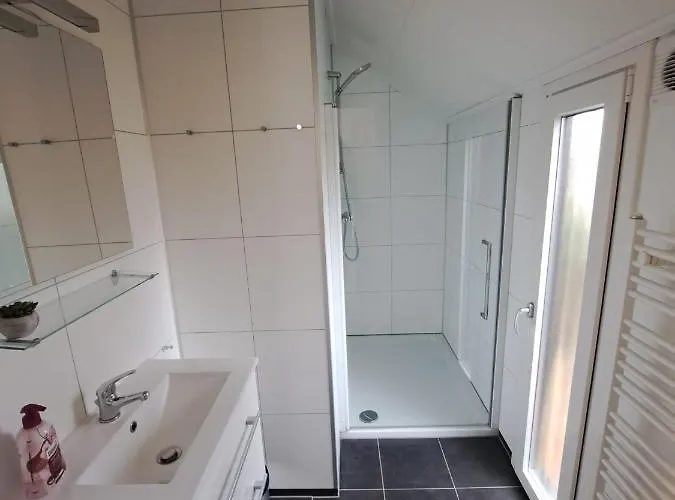 Holland Beachhouse, Modern Eingerichtet, In Schoener Lage Am Veluwemeer, Inklusive Garten, Terrasse Am Wasser, Parkplatz Und Wlan *