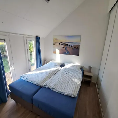 Holland Beachhouse, Modern Eingerichtet, In Schoener Lage Am Veluwemeer, Inklusive Garten, Terrasse Am Wasser, Parkplatz Und Wlan Chalet Hulshorst