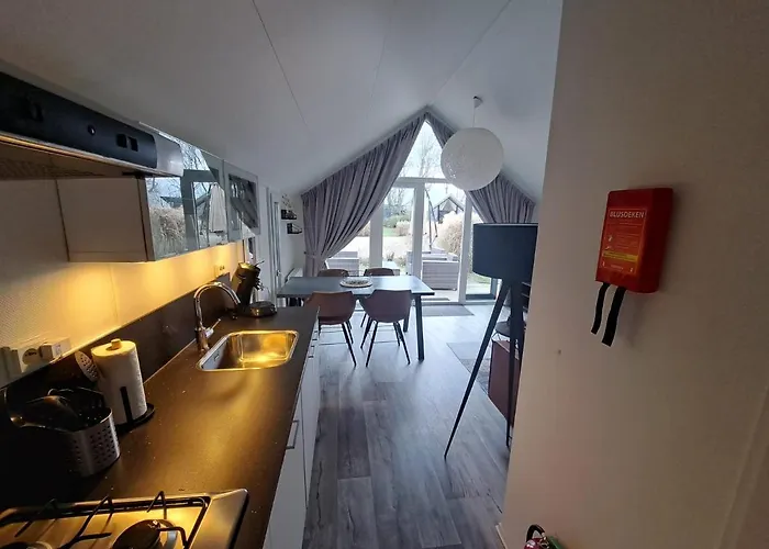 Holland Beachhouse, Modern Eingerichtet, In Schoener Lage Am Veluwemeer, Inklusive Garten, Terrasse Am Wasser, Parkplatz Und Wlan Horská chata *