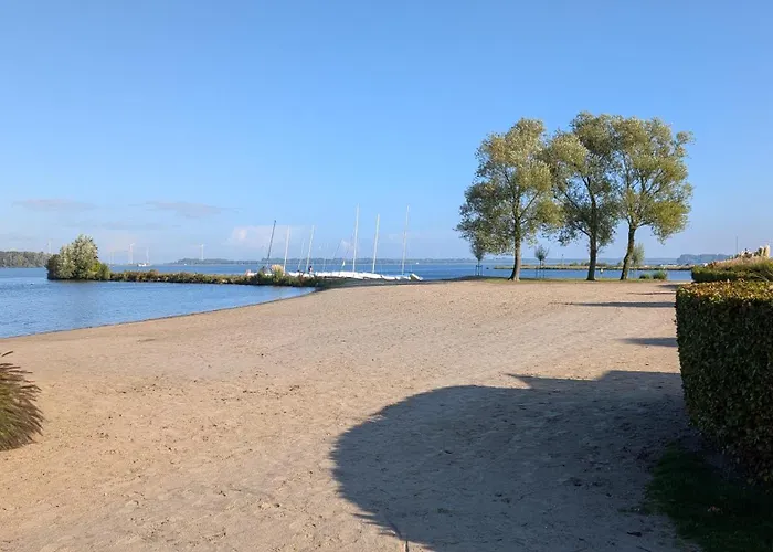 Holland Beachhouse, Modern Eingerichtet, In Schoener Lage Am Veluwemeer, Inklusive Garten, Terrasse Am Wasser, Parkplatz Und Wlan